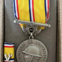 Médaille d'argent pour les 20 ans de service de Leslie David au SDIS21 Médaille d'argent pour les 20 ans de service de Leslie David au SDIS21